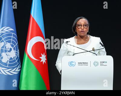 Baku, Azerbaigian, 19 novembre 2024. Valentine Uwamaliya, ministro dell'ambiente del Ruanda, rilascia una dichiarazione nazionale durante il segmento di alto livello ripreso nella sala plenaria di Nizami nella zona blu durante la conferenza delle Nazioni Unite sui cambiamenti climatici COP29, un evento tenuto dall'UNFCCC allo stadio olimpico di Baku. La COP29, in vigore da novembre 11-22, si concentra sulla ricerca di energia pulita per la compensazione delle emissioni di carbonio. Foto Stock