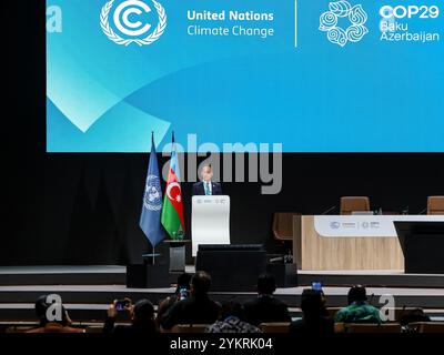 Baku, Azerbaigian, 19 novembre 2024. Sophalleth Eang, ministro dell'ambiente della Cambogia, rilascia una dichiarazione nazionale durante il segmento di alto livello ripreso nella sala plenaria di Nizami nella zona blu durante la conferenza delle Nazioni Unite sui cambiamenti climatici COP29, un evento tenuto dall'UNFCCC allo stadio olimpico di Baku. La COP29, in vigore da novembre 11-22, si concentra sulla ricerca di energia pulita per la compensazione delle emissioni di carbonio. Foto Stock