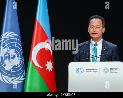 Baku, Azerbaigian, 19 novembre 2024. Sophalleth Eang, ministro dell'ambiente della Cambogia, rilascia una dichiarazione nazionale durante il segmento di alto livello ripreso nella sala plenaria di Nizami nella zona blu durante la conferenza delle Nazioni Unite sui cambiamenti climatici COP29, un evento tenuto dall'UNFCCC allo stadio olimpico di Baku. La COP29, in vigore da novembre 11-22, si concentra sulla ricerca di energia pulita per la compensazione delle emissioni di carbonio. Foto Stock