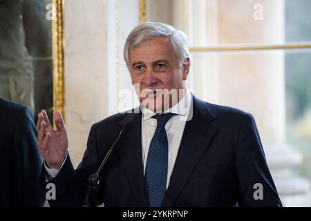 Il ministro degli Esteri italiano Antonio Tajani parla durante la conferenza stampa mentre i ministri degli Esteri europei si riuniscono a Varsavia. Martedì 19 novembre, in occasione dell'anniversario del mille giorno dell'invasione russa dell'Ucraina, i ministri degli Esteri dei più grandi paesi europei, tra cui Francia, Italia, Germania, Polonia e Gran Bretagna (da remoto) si sono incontrati a Varsavia. Il ministro degli Esteri polacco -Radoslaw Sikorski ha tenuto un discorso in questa occasione, dedicato alla sicurezza nella regione. I capi del ministero degli affari esteri hanno discusso della sicurezza, della difesa e del sostegno militare europei all'Ucraina, Foto Stock