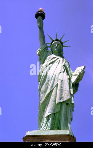 New York, USA, circa 1992. Vista della Statua della libertà. Foto Stock