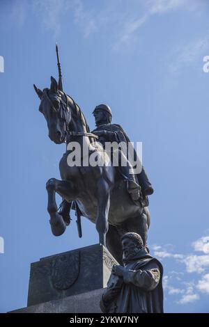 Monumento equestre a San Venceslao, statua di San Venceslao di fronte al Museo Nazionale, Vaclavske namesti, Piazza Venceslao, Praga, Repubblica Ceca Foto Stock