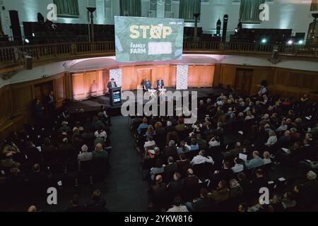 Londra, Regno Unito. 19 novembre 2024. La National Farmers Union (NFU) ospita una lobby presso Church House Westminster, che esorta il governo ad agire immediatamente su questioni chiave che interessano gli agricoltori. L'evento si concentra sulla garanzia di un migliore sostegno per un'agricoltura sostenibile, sulla gestione dei costi di produzione in aumento e sulla garanzia di politiche commerciali eque. Gli agricoltori e i loro sostenitori sottolineano l'importanza di proteggere le comunità rurali e la sicurezza alimentare, chiedendo politiche governative che diano priorità al settore agricolo. (Foto di Joao Daniel Pereira/Sipa USA) credito: SIPA USA/Alamy Live News Foto Stock