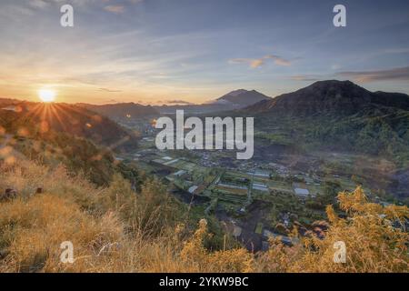 Splendida vista sulla valle del pinggan Foto Stock