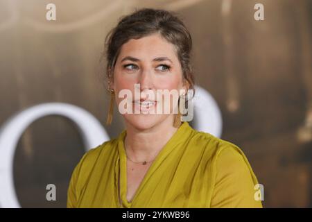 Los Angeles, Stati Uniti. 18 novembre 2024. Mayim Bialik alla "Gladiator II" Los Angeles Premiere tenutasi al TCL Chinese Theatre, Los Angeles, CA, 18 novembre 2024. Foto: Joseph Martinez/PictureLux credito: PictureLux/The Hollywood Archive/Alamy Live News Foto Stock