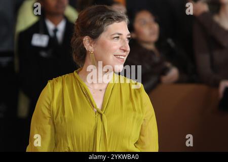 Los Angeles, Stati Uniti. 18 novembre 2024. Mayim Bialik alla "Gladiator II" Los Angeles Premiere tenutasi al TCL Chinese Theatre, Los Angeles, CA, 18 novembre 2024. Foto: Joseph Martinez/PictureLux credito: PictureLux/The Hollywood Archive/Alamy Live News Foto Stock