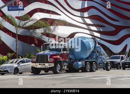 Immagine di un carrello per cemento cromato Foto Stock