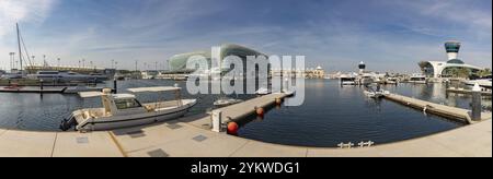 Una foto panoramica dello Yas Marina Abu Dhabi e del W Abu Dhabi, Yas Island Hotel Foto Stock