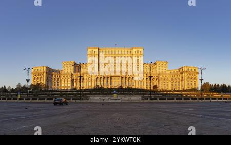 Una foto del Palazzo del Parlamento all'alba Foto Stock