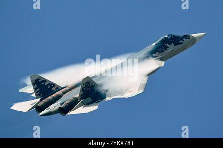 SUKHOI su-57 caccia furtiva russa. Foto: Xinhua Foto Stock