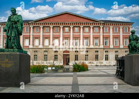 Palaise de Justice de Chambery, una città alpina nel sud-est della Francia e una volta sede del filosofo Rousseau Foto Stock