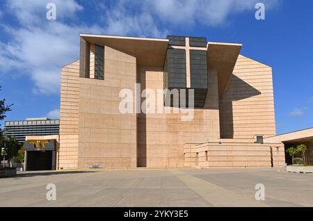 LOS ANGELES, CALIFORNIA - 18 novembre 2024: Cattedrale di nostra Signora degli Angeli nel centro città è una cattedrale contemporanea che serve l'arcidiocesi di Over Foto Stock