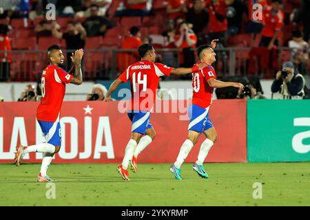 Santiago, Cile - 18 novembre 2024: Il Cile si assicurò una vittoria vitale del 4-2 sul Venezuela, fornendo un sollievo temporaneo per il suo capo-allenatore. Nonostante questa vittoria, il percorso del Cile verso la qualificazione alla Coppa del mondo rimane precario, basandosi su risultati matematici complessi per ottenere un posto nei playoff. Al momento secondo alla fine della classifica, la squadra affronta una dura formazione di avversari nelle prossime partite. Il prossimo turno di qualificazione si svolgerà dopo la pausa di marzo. Foto: Javier Torres/ UNAR Photo / Alamy News Foto Stock