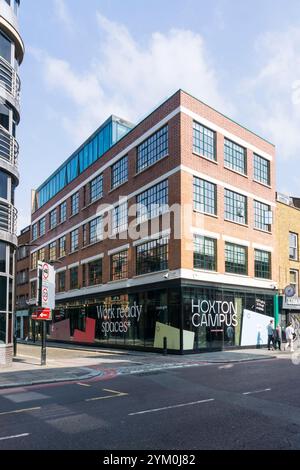 Spazio per uffici per entrare nel Bersey Warehouse, un magazzino tessile convertito negli anni '1930 in Old Street a East London. Foto Stock