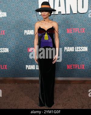 Los Angeles, Stati Uniti. 19 novembre 2024. Nika King arriva alla LEZIONE DI PIANOFORTE Premiere di Netflix tenuta al Teatro Egizio di Hollywood, CA il martedì, 19 novembre 2024. (Foto di Sthanlee B. Mirador/Sipa USA) credito: SIPA USA/Alamy Live News Foto Stock