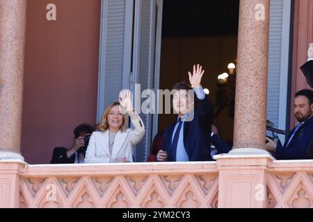 Buenos Aires, Argentina. 20 novembre 2024. Il primo ministro italiano Giorgia Meloni viene ricevuto dal presidente argentino Javier Milei presso la Casa Rosada il 20 novembre 2024 a Buenos Aires, Argentina. (Foto di Francisco Loureiro/Sipa USA) credito: SIPA USA/Alamy Live News Foto Stock