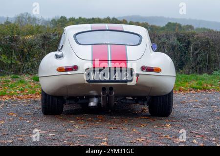 Jaguar e Type serie 2 1969 modificata per le corse Foto Stock