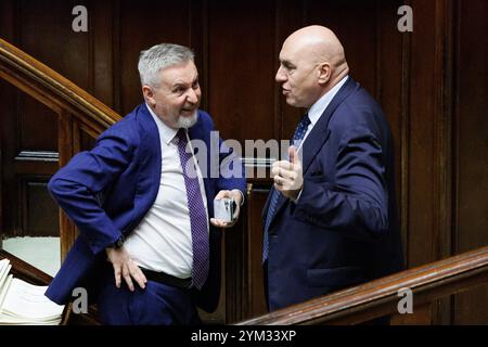 Roma, Italia. 20 novembre 2024. il ministro della difesa Guido Crosetto (dx) e il presidente del Copasir Lorenzo Guerini durante il tempo delle interrogazioni alla camera dei deputati, Roma, Mercoled&#xec;, 20 novembre 2024 (foto Roberto Monaldo/LaPresse) Ministro della difesa Guido Crosetto (a destra) e Copasir presidente Lorenzo Guerini durante il tempo delle interrogazioni alla camera dei deputati, Roma, mercoledì 20 novembre 2024 (foto di Roberto Presse/LaPresse) Foto Stock