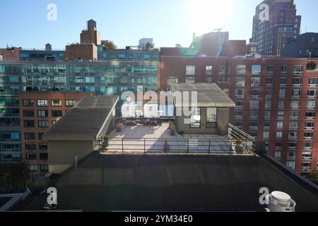 Edifici e altre strutture nel quartiere delle gallerie Chelsea di New York sabato 16 novembre 2024. (© Richard B. Levine) Foto Stock