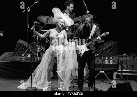 Madrid, Spagna. 20 novembre 2024. Lady Blackbird si esibisce durante il concerto JAZZMADRID al Conde Duque di Madrid 20 novembre 2024 Spagna Credit: SIPA USA/Alamy Live News Foto Stock