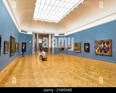 Vista di una delle camere, gallerie con dipinti del Vecchio Maestro sulle pareti. Al Legion of Honor Art Museum di San Francisco, California. Foto Stock