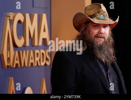 Nashville, Stati Uniti. 20 novembre 2024. Chris Stapleton arriva sul Red carpet per il 58° CMA Awards a Nashville, Tennessee, mercoledì 20 novembre 2024. Foto di John Angelillo credito: UPI/Alamy Live News Foto Stock