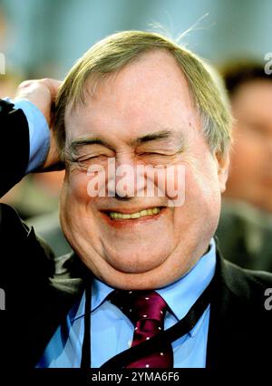 Foto del fascicolo del 01/03/14, dell'ex vice leader John Prescott presso l'Excel Centre di Docklands nell'est di Londra, durante una conferenza speciale sulle riforme del partito laburista. L'ex vice primo ministro John Prescott è morto all'età di 86 anni a seguito di una battaglia con l'Alzheimer, la sua famiglia ha annunciato. Data di pubblicazione: Giovedì 21 novembre 2024. Foto Stock