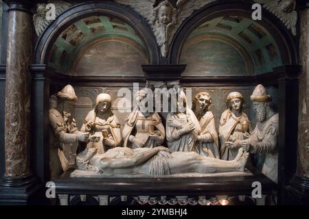 La deposizione della scultura di Cristo in Brabantino Gotico Co-Cathedrale collegiale des SS Michel et Gudule / Collegiale Sint Michiels en Sint Goedele co Foto Stock