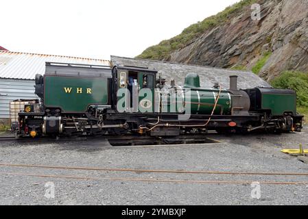 NG143, ex South African Railways Garrat 2-6-2+2-6-2T, costruito nel 1958 presso il deposito Boston Lodge della Ffestiniog & Welsh Highland Railway, agosto 2024 Foto Stock