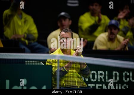 Malaga, Spagna. 21 novembre 2024. Lleyton Hewitt capitano della squadra australiana visto in azione durante i quarti di finale della Coppa Davis 8 Singles match 1 il 19 novembre 2024, Martin Carpena Arena. (Foto di Vicente Vidal Fernandez/Sipa USA) credito: SIPA USA/Alamy Live News Foto Stock