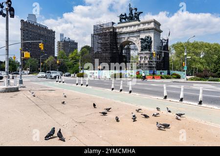 Soldiers and Sailors Memorial Arch al Grand Army Plaza di Brooklyn, in fase di ristrutturazione. Questo storico arco trionfale è stato dedicato nel 1892. Foto Stock