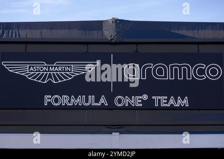 Las Vegas, Stati Uniti. 20 novembre 2024. Segnaletica nell'area di Paddock durante la settimana di Formula 1 a Las Vegas, Nevada, il 20 novembre 2024. (Foto di Travis P Ball/Sipa USA) credito: SIPA USA/Alamy Live News Foto Stock