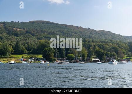 Fell Foot Country Park, vista dalle acque del lago Windermere nel Lake District, Cumbria, Inghilterra. Foto Stock