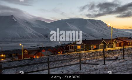 Paesaggi intorno alla città di Longyearbyen Svalbard, Norvegia Foto Stock