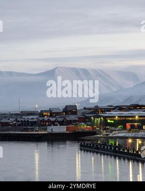 Paesaggi intorno alla città di Longyearbyen Svalbard, Norvegia Foto Stock