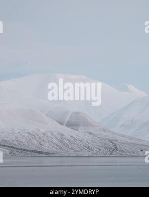 Paesaggi intorno alla città di Longyearbyen Svalbard, Norvegia Foto Stock