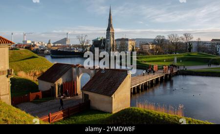 Paesaggi intorno a Copenaghen, giardini di Tivoli e castello di Kronborg (Amleto), Danimarca. Foto Stock