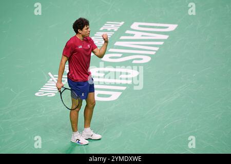 Malaga, Spagna. 21 novembre 2024. MALAGA, SPAGNA - 21 NOVEMBRE: Ben Shelton e Tommy Paul del Team USA celebrano un punto nella loro doppia partita contro Matthew Ebden e Jordan Thompson del Team Australia nel pareggio di quarti di finale tra USA e Australia durante le finali di Coppa Davis al Palacio de Deportes Jose Maria Martin Carpena il 21 novembre 2024 a Malaga, Spagna. (Foto di Francisco Macia/Photo Players Images/Magara Press) crediti: Magara Press SL/Alamy Live News Foto Stock