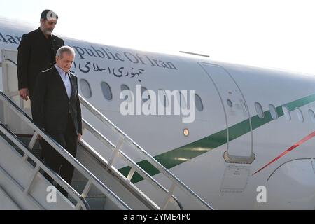 Zahedan, Sistan e Baluchestan, Iran. 21 novembre 2024. Il presidente iraniano, MASOUD PEZESHKIAN, arriva all'aeroporto di Zahedan. (Immagine di credito: © Presidenza iraniana tramite ZUMA Press Wire) SOLO USO EDITORIALE! Non per USO commerciale! Foto Stock