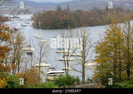 Windermere dalla stazione di osservazione di Claife costruita negli anni '1790, Lake District, Cumbria Foto Stock