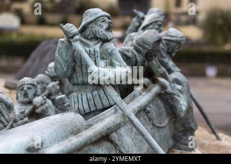 Kingsbridge, Devon, Regno Unito, 17 gennaio. Scultura RNLB Rescue di Jim Martins per commemorare il lancio di Salcombe Lifeboat nel 1869 a Kingsbridge, Devon su J Foto Stock