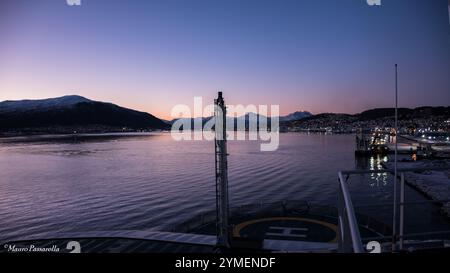 Paesaggi dal porto di Tromsø, Norvegia. Inverno Foto Stock