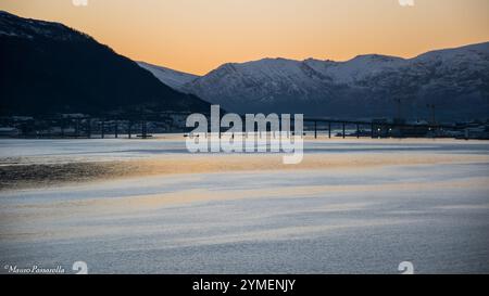 Paesaggi dal porto di Tromsø, Norvegia. Inverno Foto Stock