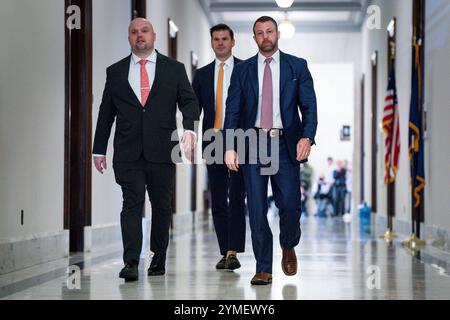 Washington, Stati Uniti. 21 novembre 2024. Senatore Markwayne Mullin, R-OK, il Russell Senate Office Building dopo aver incontrato il candidato del Segretario alla difesa Pete Hegseth al Campidoglio degli Stati Uniti a Washington, DC, giovedì 21 novembre 2024. Foto di Bonnie Cash/UPI credito: UPI/Alamy Live News Foto Stock