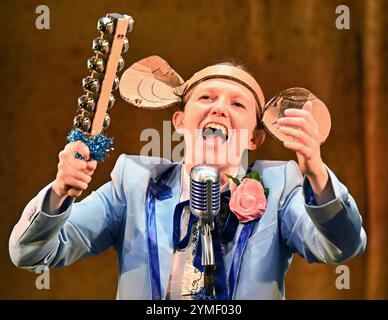 INGHILTERRA: 21 novembre 2024: Fotografia degli attori di "lo schiaccianoci", con Clare Beresford sul palco durante lo spettacolo natalizio di Polka al Polka Theatre, da non perdere il 16 novembre - 26 gennaio 2025 a Londra, Regno Unito. (Foto di 李世惠/SEE li/Picture Capital) Foto Stock