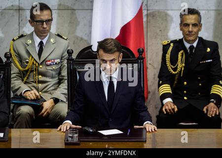 Valparaiso, Cile. 21 novembre 2024. Il Presidente francese Emmanuel Macron siede durante la sua visita al Congresso cileno. Il presidente francese Emmanuel Macron visita il Congresso nazionale cileno nella città di Valparaíso, Cile. Partecipare a una sessione congiunta tra il Senato e la camera dei deputati. (Foto di Cristobal Basaure Araya/SOPA Images/Sipa USA) credito: SIPA USA/Alamy Live News Foto Stock