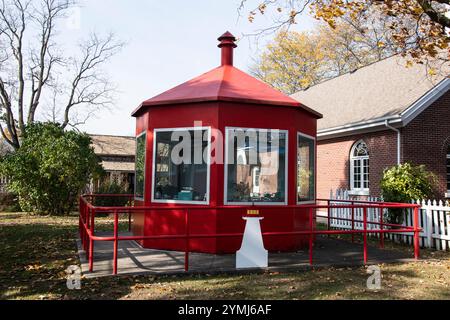 Lanterna faro presso lo storico museo marino di King Street a Port Colborne, Ontario, Canada Foto Stock