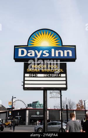 Insegna Days Inn su Victoria Avenue a Niagara Falls, Ontario, Canada Foto Stock