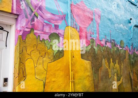 Cascate murali in un vicolo vicino a Victoria Avenue a Cliffton Hill, Niagara Falls, Ontario, Canada Foto Stock