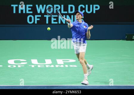 Malaga, Espagne. 21 novembre 2024. Jannik Sinner dell'Italia durante i quarti di finale di Coppa Davis 2024 tra Italia e Argentina al Palacio de Deportes Jose Maria Martin Carpena il 21 novembre 2024 a Malaga, Spagna - foto Jean Catuffe/DPPI Credit: DPPI Media/Alamy Live News Foto Stock